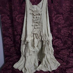 Magnolia Pearl Tiered Hi Low Dusky Green Love Label